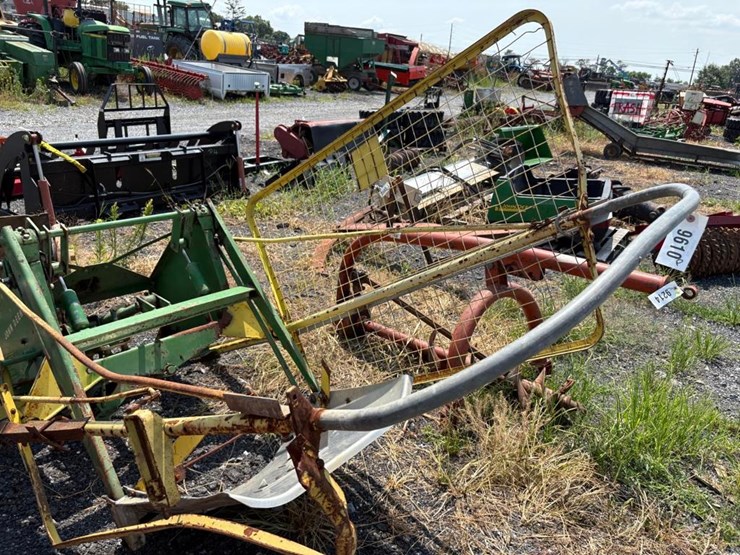 john-deere-bale-thrower-image-3