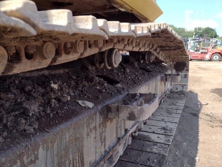 2012-komatsu-pc200-image-26