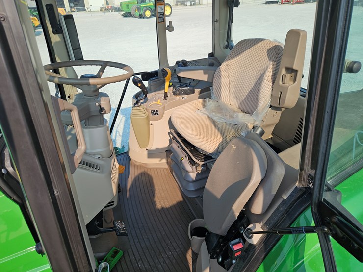 2022-john-deere-6145m-image-9