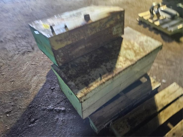 #2593-•-pallet-of-tanks-&-tool-boxes-image-3