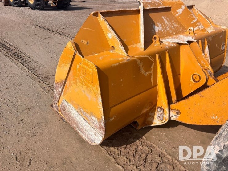 2014-caterpillar-950m-image-26