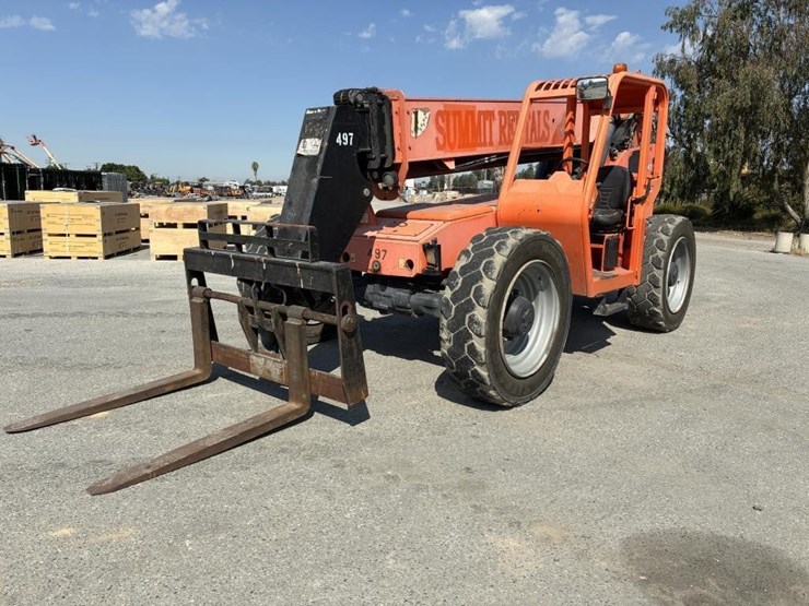 2015-jlg-8042-image-1