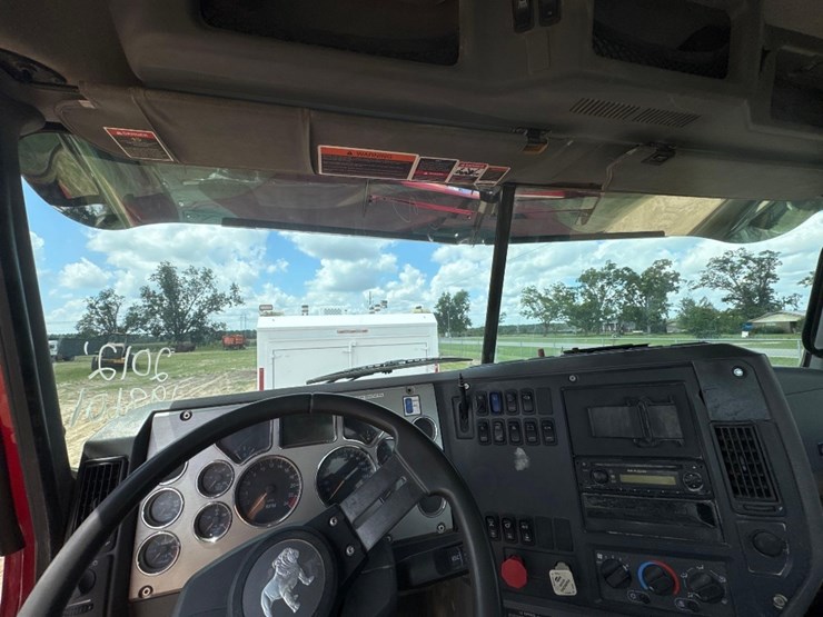 2012-mack-ch613-image-28