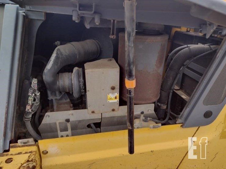 2005-komatsu-d65ex-15-image-36