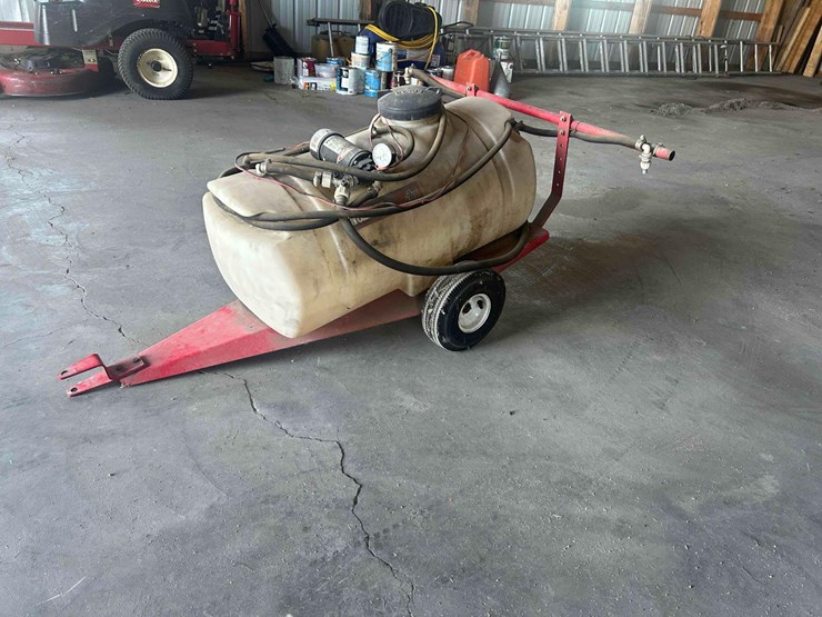 huskee-pull-type-sprayer-image-1
