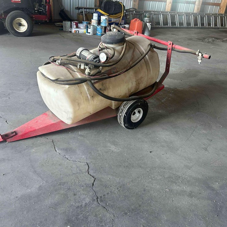 Huskee Pull type Sprayer