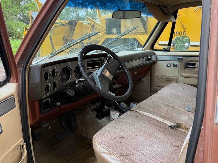 1983-chevy-silverado-10-snowplow-pickup-image-28