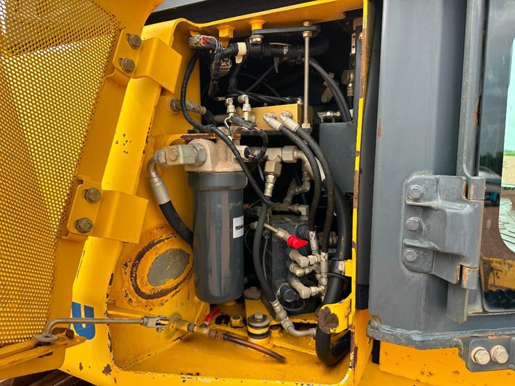 2007-komatsu-d51px-22-image-50