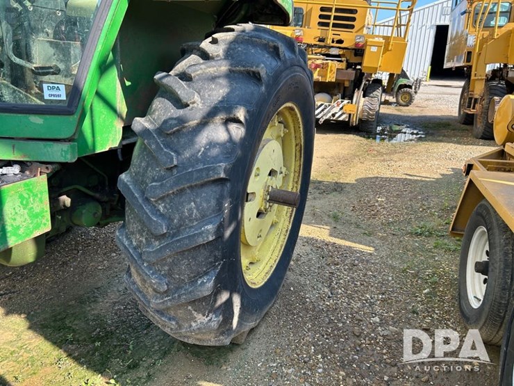 john-deere-4430-image-11