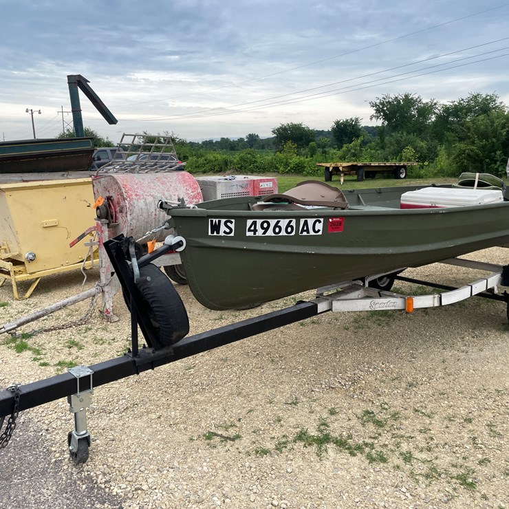 #1074 • 1962 Dea King 14' Boat (Has WI Registration Card)