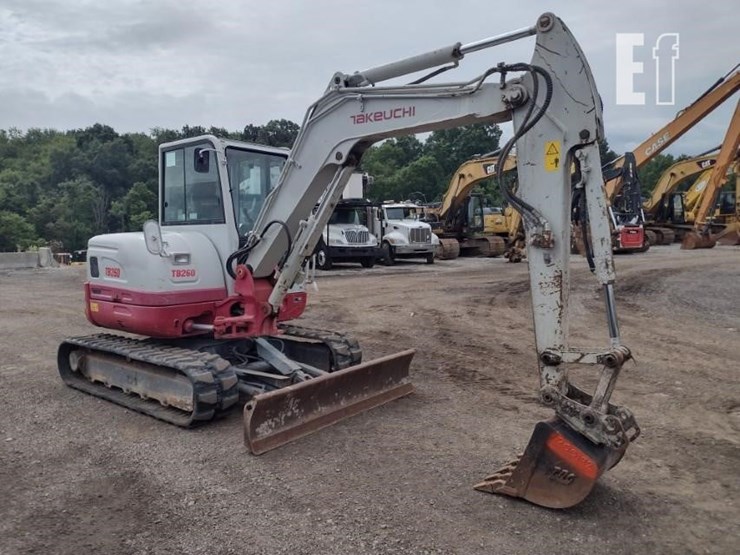 2018-takeuchi-tb260-image-48