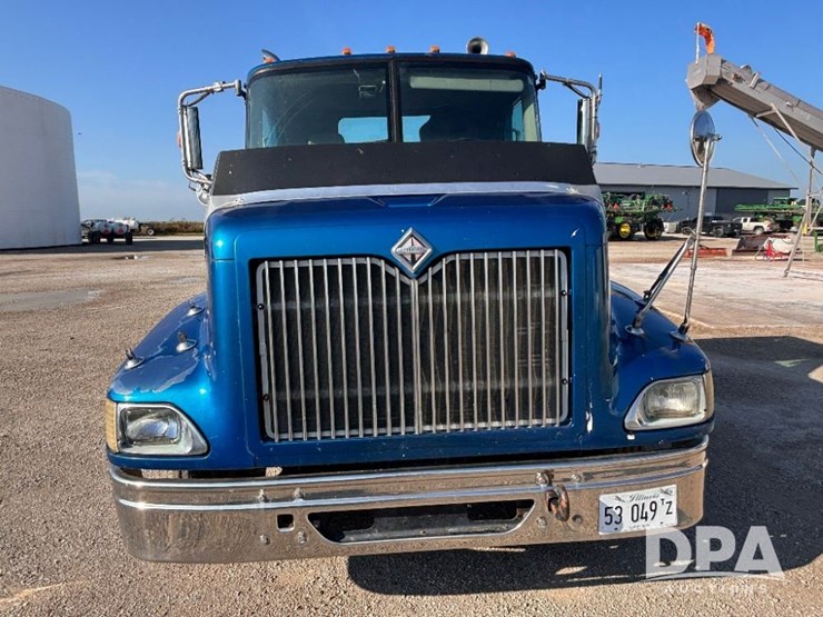 2002-ihc-9400i-day-cab-truck-(gp10940,-unit-109996)-image-16
