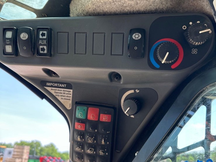 2018-deere-333g-image-13