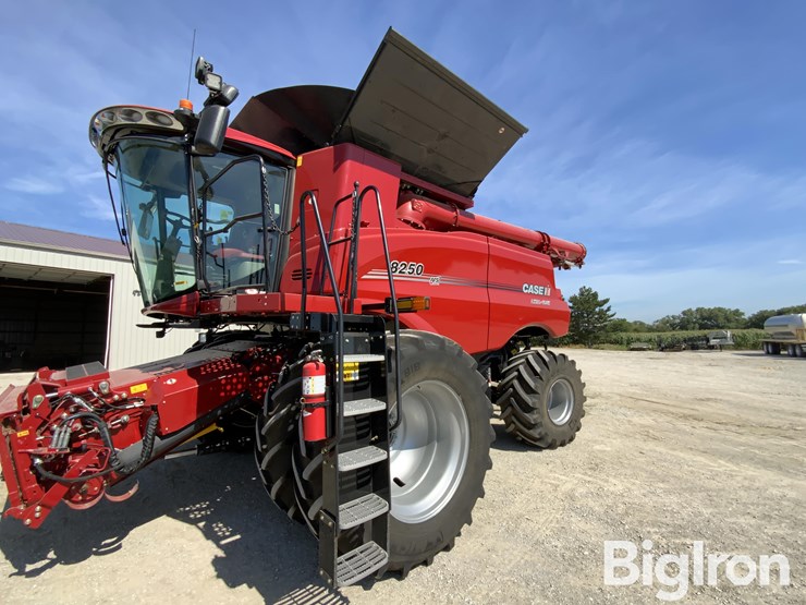 2021-case-ih-8250-image-14