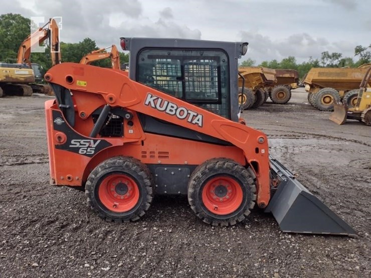 2016-kubota-ssv65-image-3