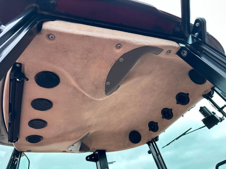 2015-case-ih-farmall-125a-image-42