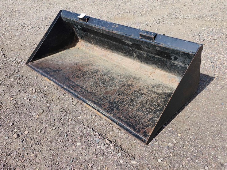 skid-steer-bucket-image-1