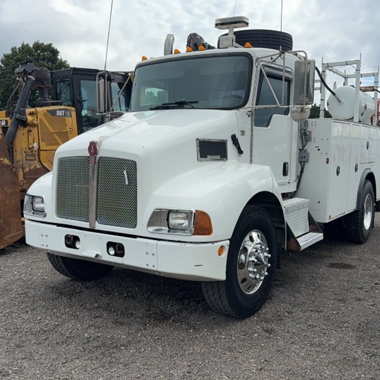 2007 KENWORTH T300