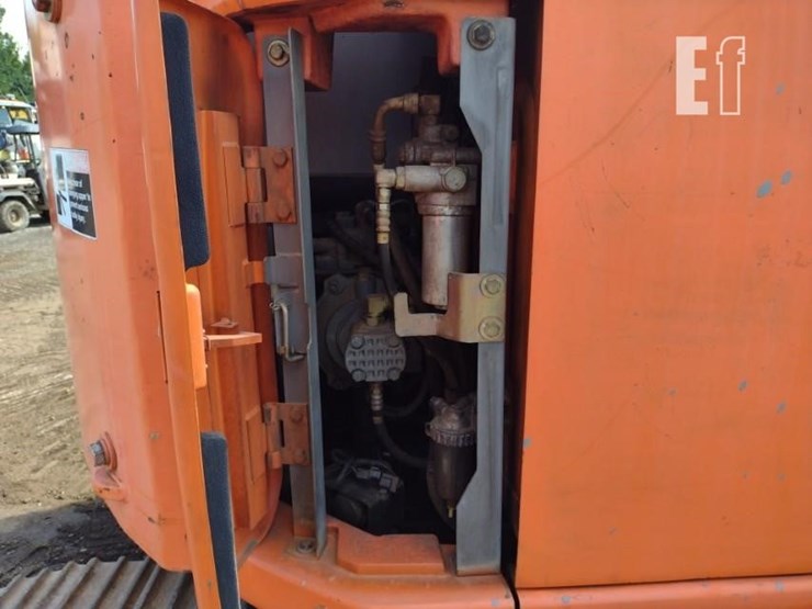 2007-hitachi-zx135us-image-43