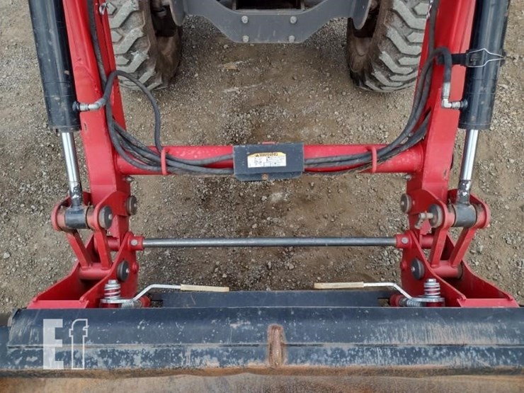 massey-ferguson-1735m-image-13