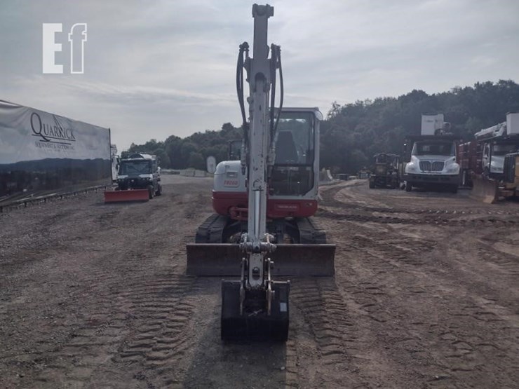 2018-takeuchi-tb260-image-2