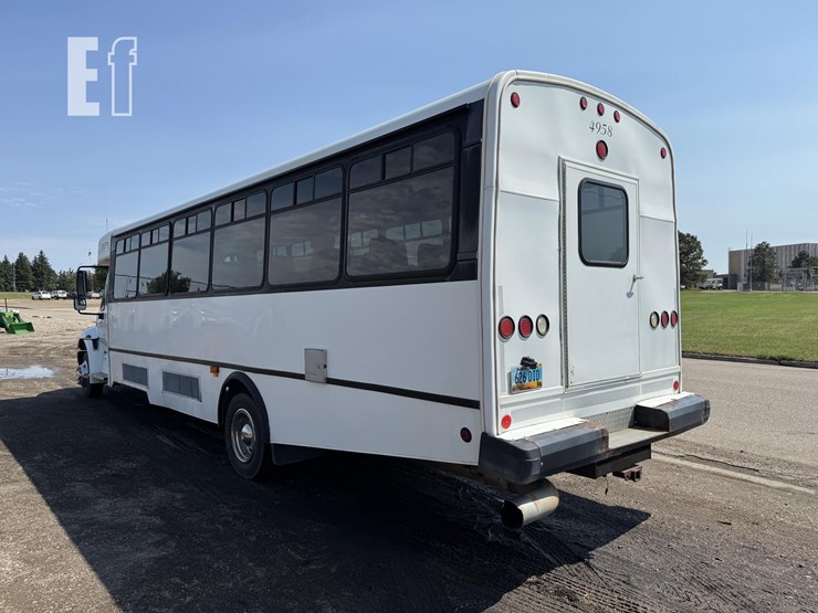 2008-international-bus-1049-image-8