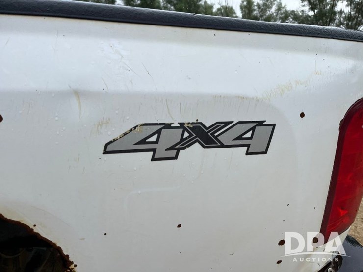 2011-chevrolet-silverado-2500-image-42