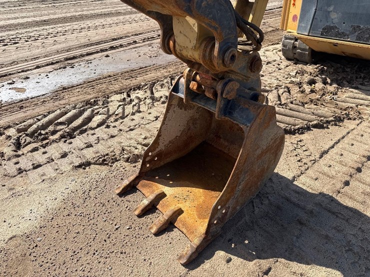 2017-caterpillar-305.5e2-cr-image-26