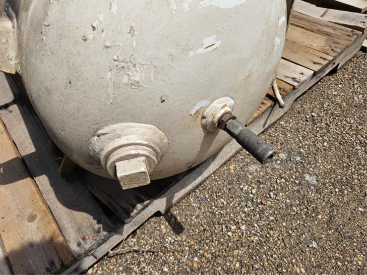 #2575-•-horizontal-air-compressor-image-12