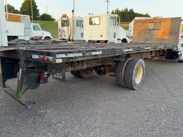 2004-international-durastar-4300-image-8