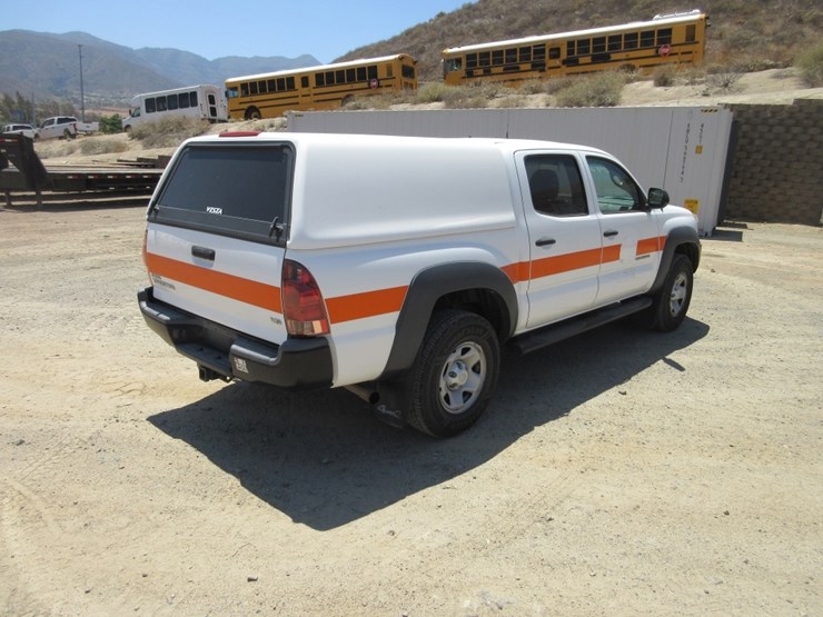 2013-toyota-tacoma-image-3