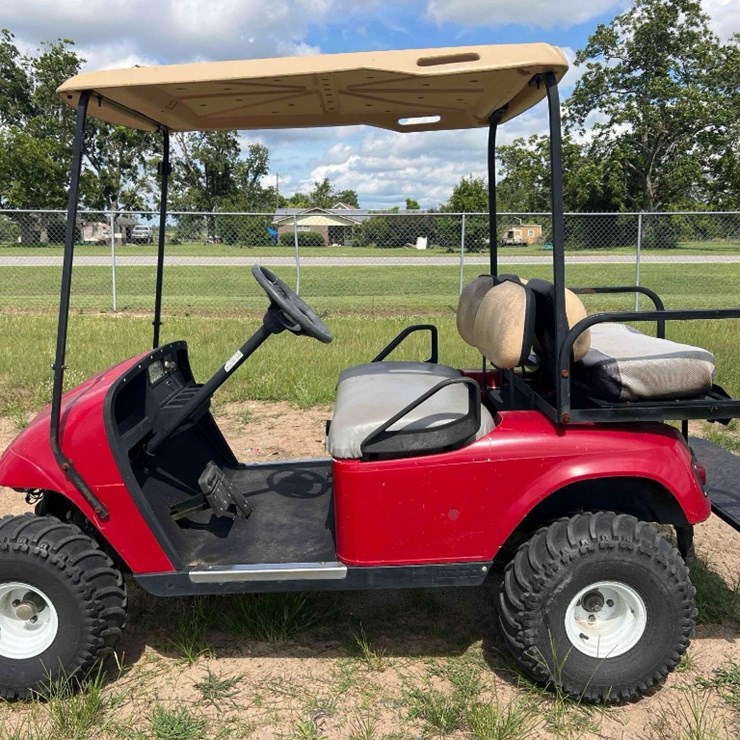 EZ-GO GOLF CART