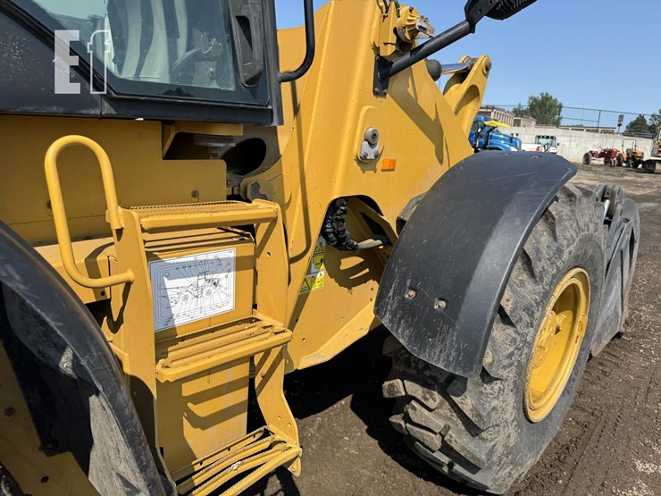 2021-caterpillar-920-image-21