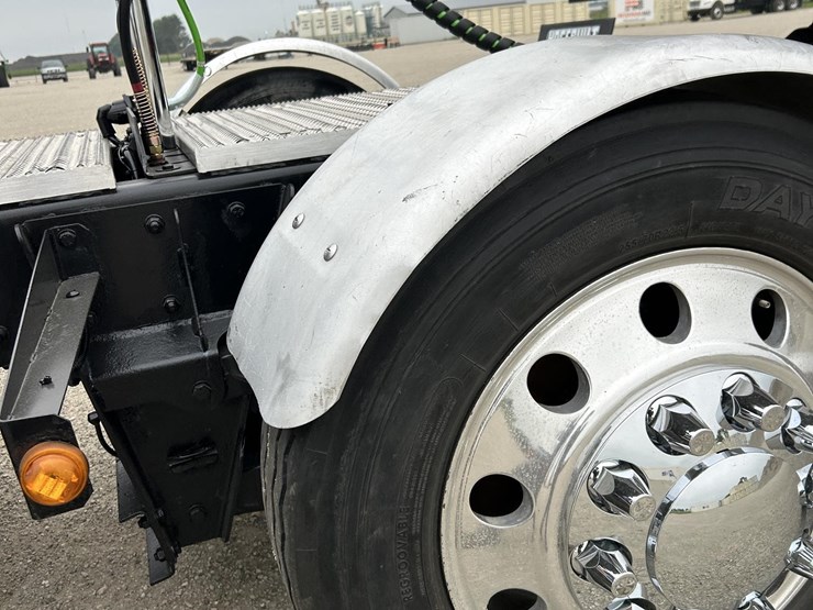 2019-kenworth-t800-image-21
