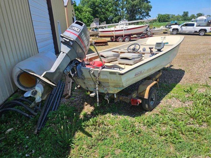 #2548-•-boston-whaler-boat-image-5