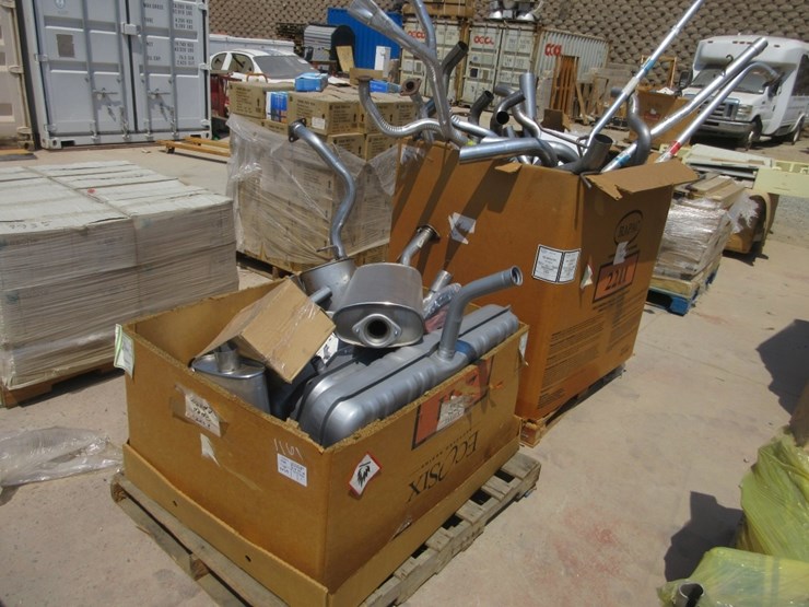 lot-of-misc-automotive-muffler/exhaust-parts-image-1