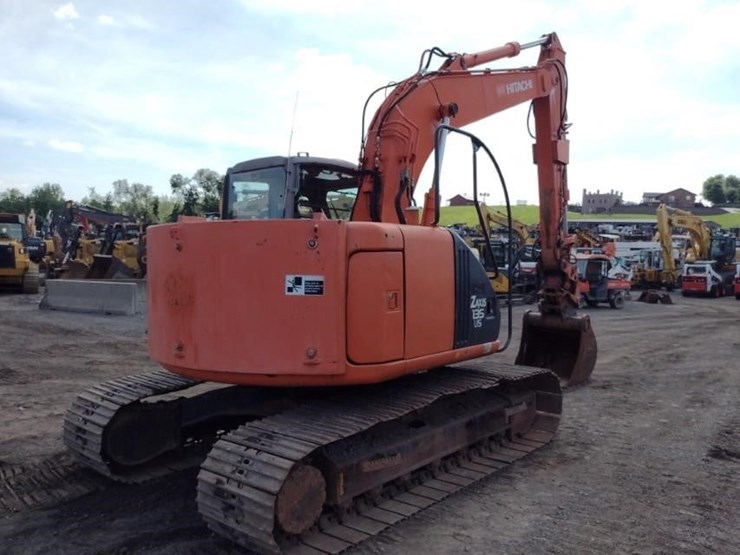 2007-hitachi-zx135us-image-47
