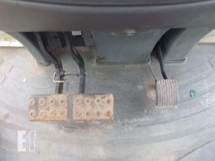 2004-komatsu-wb150aws-image-6