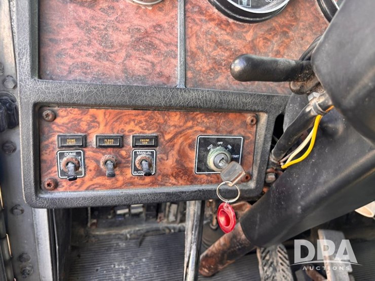2000-kenworth-t800-image-86
