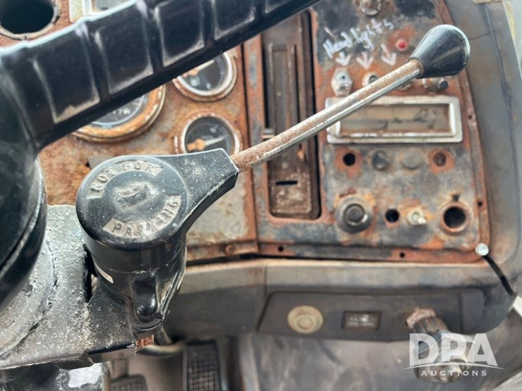 1995-ford-l9000-image-78
