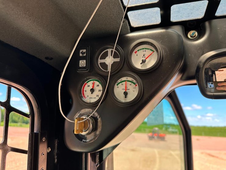 2014-terex-v200s-image-35