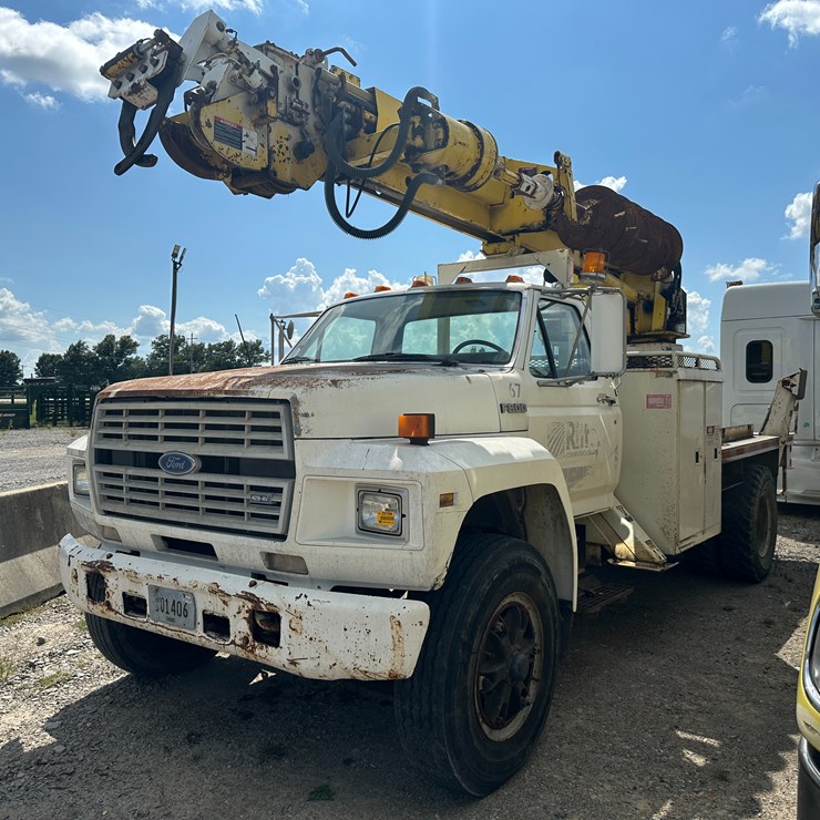 1990 FORD F800