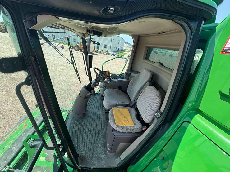 2013-john-deere-s680-image-48