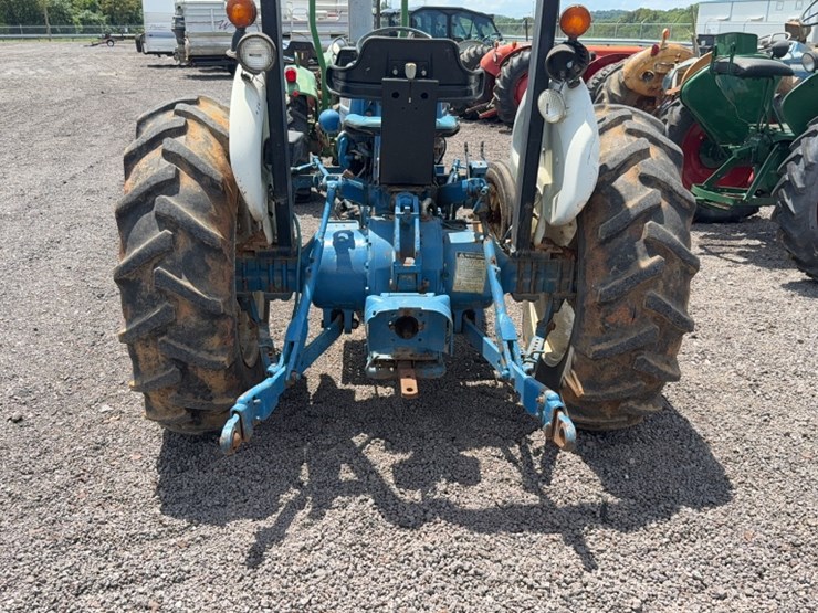ford-2910-image-13