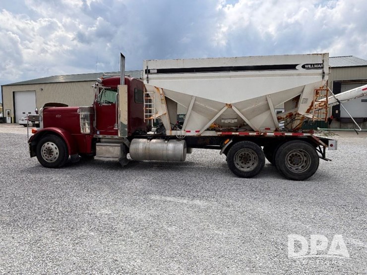 2000-peterbilt-379-image-15