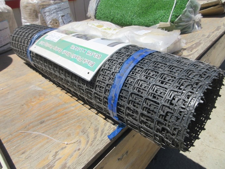 new-unused-3.3'-x-164'-plastic-mesh-fencing-roll-image-3