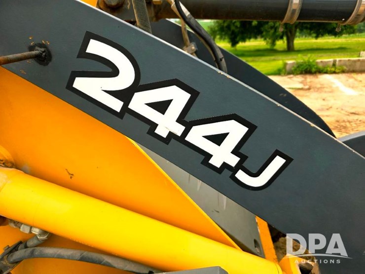 deere-244j-image-43