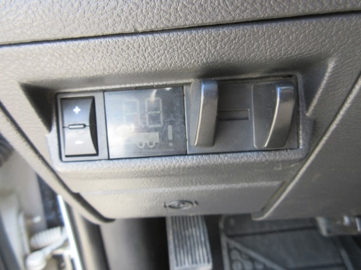 2011-dodge-ram-3500hd-image-13