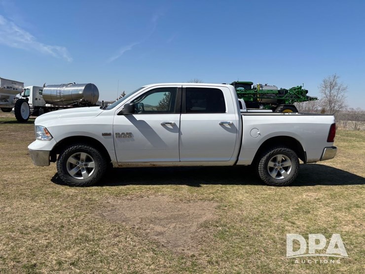 2015-dodge-ram-1500-image-18