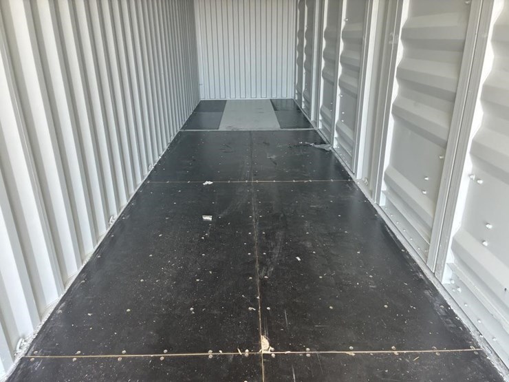 40'-shipping-container-image-7